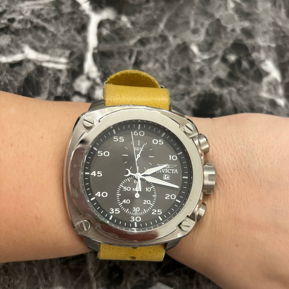 Invicta Aviator
